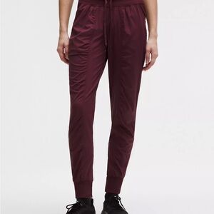Lululemon Athletica Dance Studio Mid-rise Jogger Full Length EUC Burgundy 16